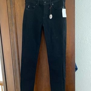 New with tag AG Black Skinny Jean Mid Rise Size 28R